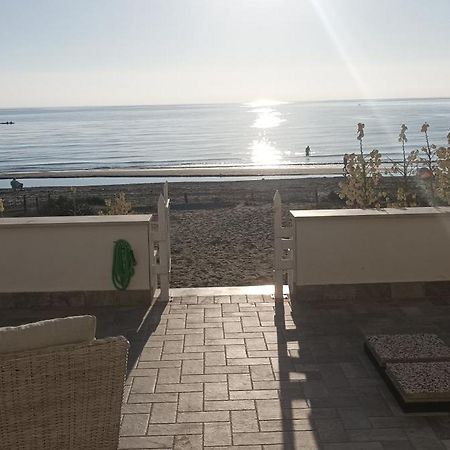 The Suite On The Beach トルヴァイアニカ エクステリア 写真