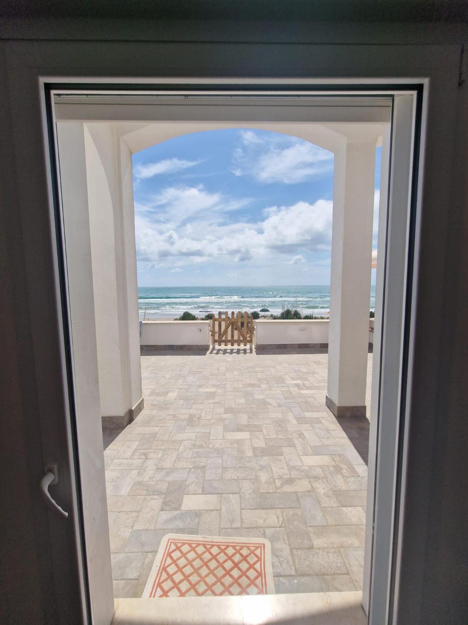 The Suite On The Beach トルヴァイアニカ エクステリア 写真