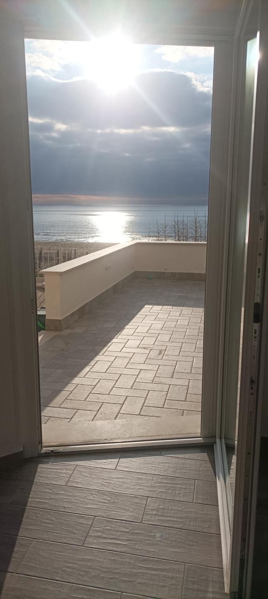The Suite On The Beach トルヴァイアニカ エクステリア 写真